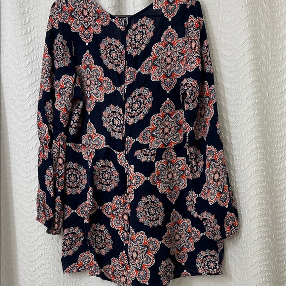 Charlotte Russe Navy and Coral Patterned Romper - Picture 4 of 4